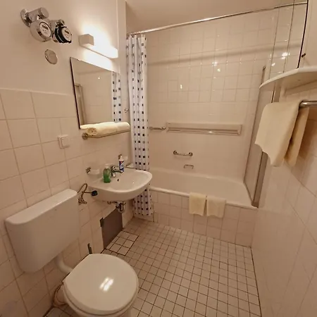 Affittacamere Altstadthotel Garni Frankfurter Hof *