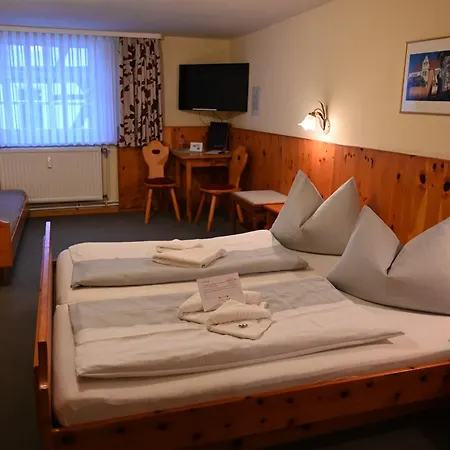 Affittacamere Altstadthotel Garni Frankfurter Hof *